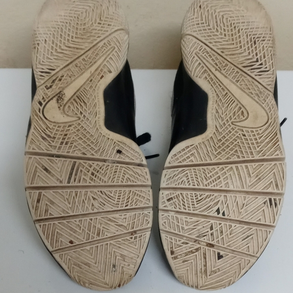 Shoes - Picture 3 of 4